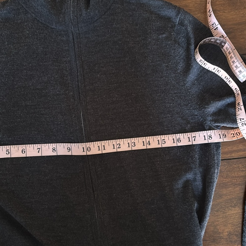 UNTUCKit 100% Merino Wool Austin Full-Zip Charcoal Dark Gray Sweater Size Small - Picture 11 of 11